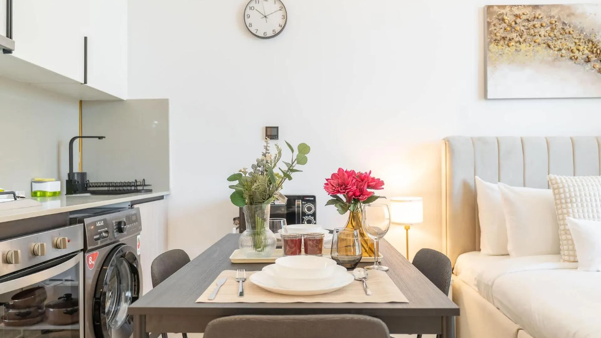 Astonishing Studio In Empire Residence Jvc Dubai 0*,