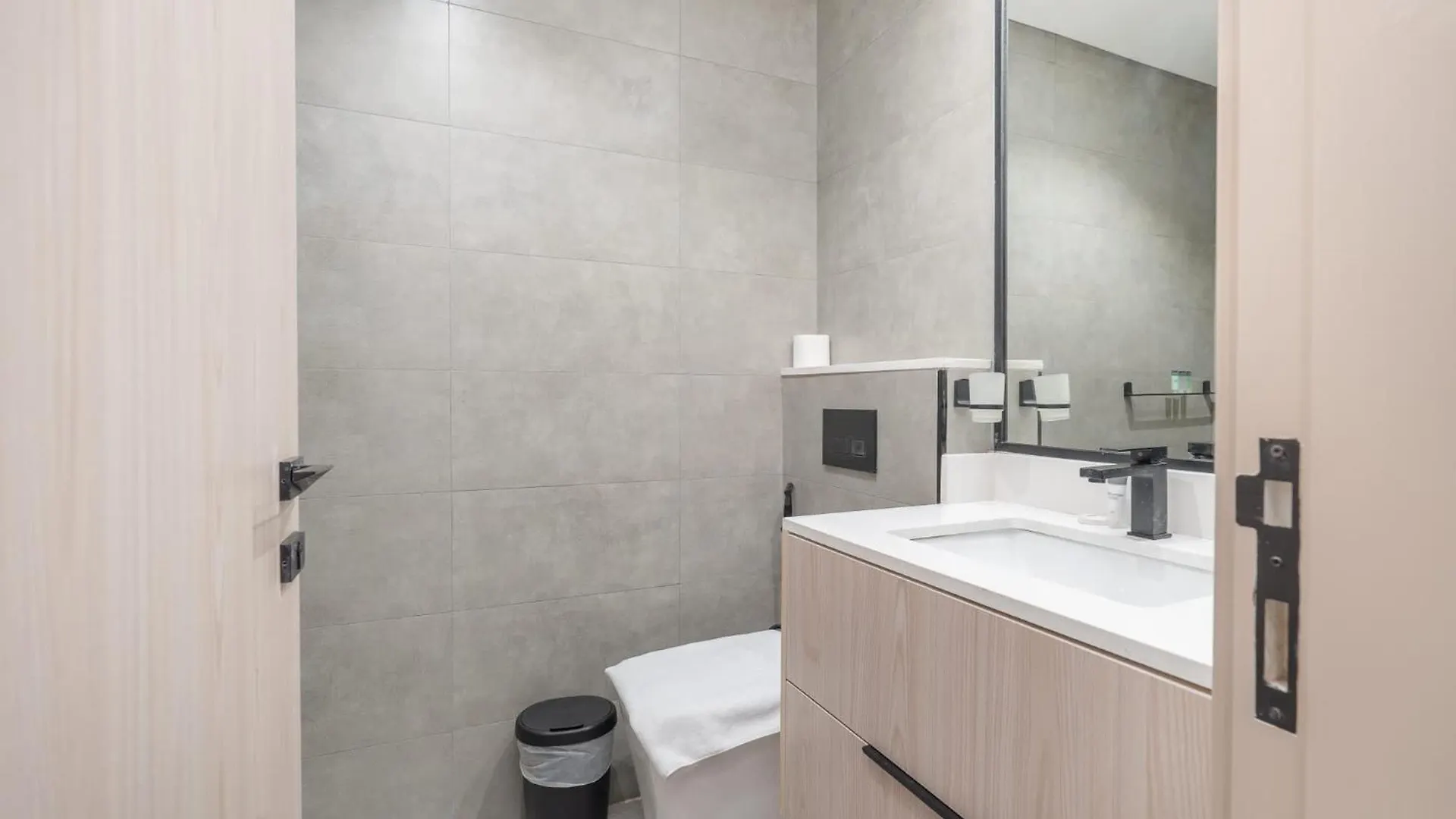 Astonishing Studio In Empire Residence Jvc Dubai